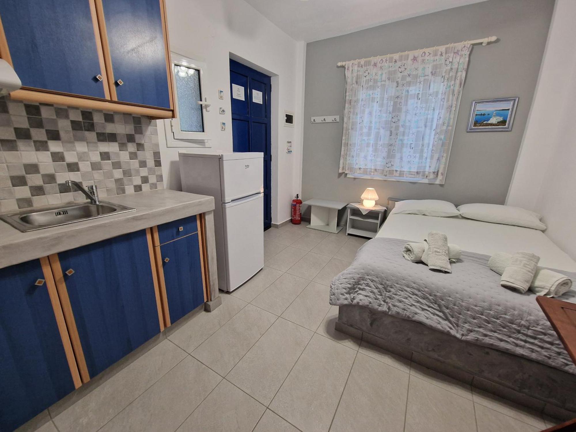 Porto Apergis Aparthotel Agios Ioannis  Exteriör bild