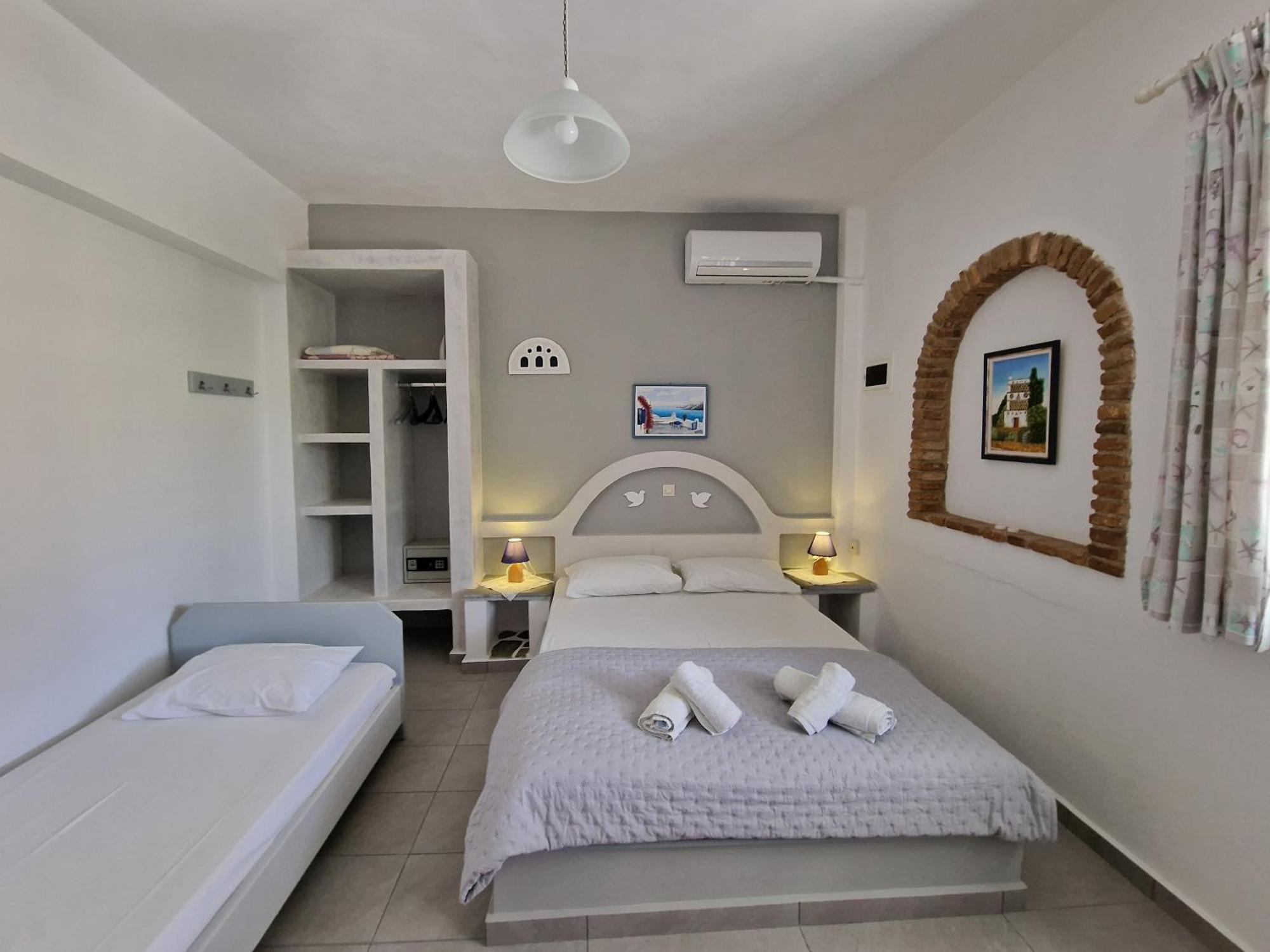 Porto Apergis Aparthotel Agios Ioannis  Exteriör bild